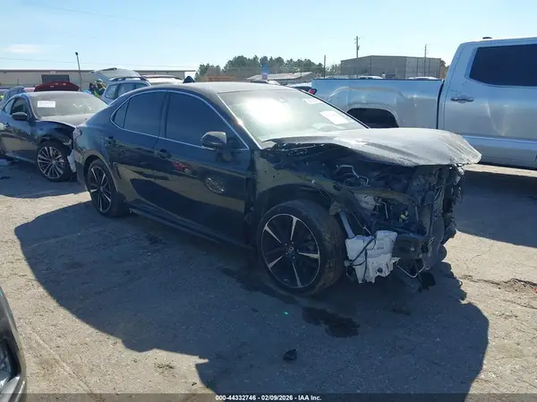 4T1B61HK6JU148159 2018 TOYOTA CAMRY - Image 1