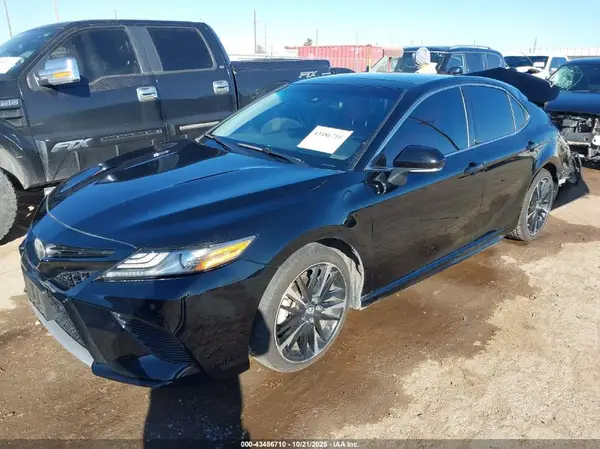 4T1B61HK6JU150056 2018 TOYOTA CAMRY - Image 2