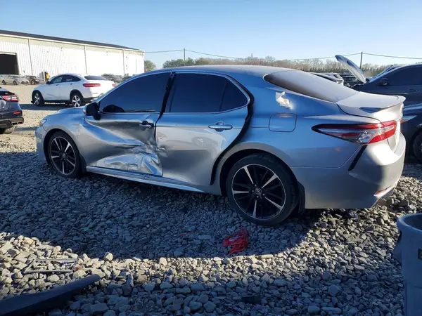 4T1B61HK6JU152194 2018 TOYOTA CAMRY - Image 2