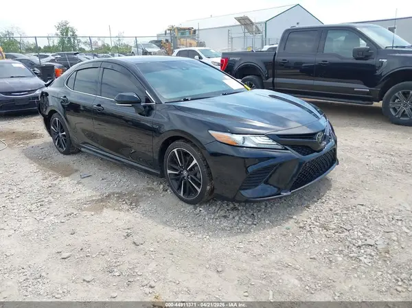 4T1B61HK6JU155600 2018 TOYOTA CAMRY - Image 1