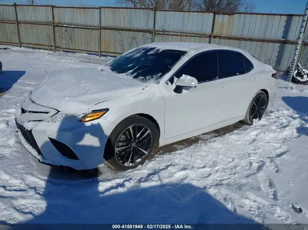 4T1B61HK6JU156097 2018 TOYOTA CAMRY - Image 2