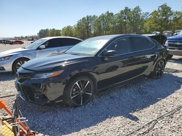 4T1B61HK6JU156147 2018 TOYOTA CAMRY - Image 1