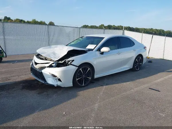 4T1B61HK6JU158142 2018 TOYOTA CAMRY - Image 2