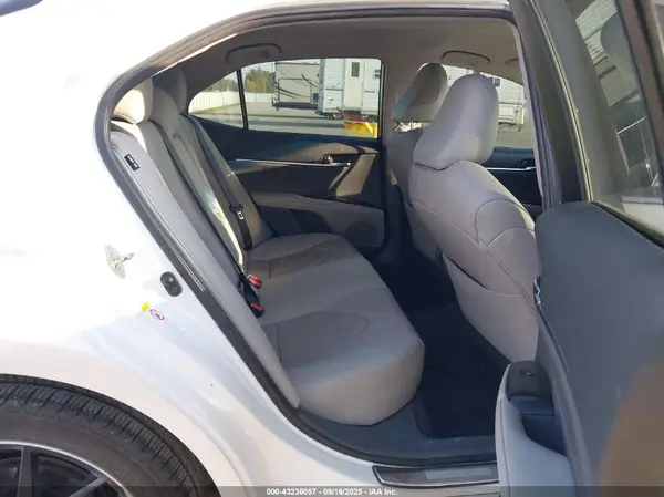 4T1B61HK6JU158142 2018 TOYOTA CAMRY - Image 8