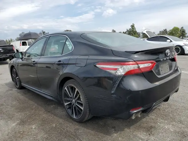 4T1B61HK6JU501547 2018 TOYOTA CAMRY - Image 2