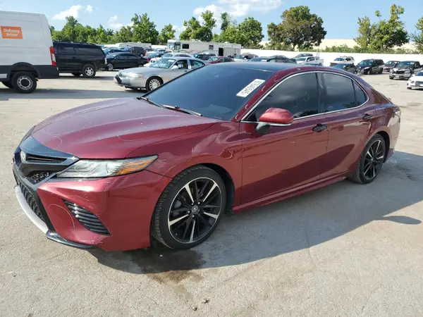 4T1B61HK6JU506943 2018 TOYOTA CAMRY - Image 1