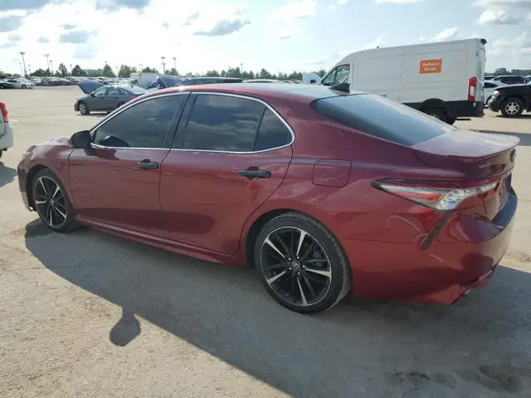 4T1B61HK6JU506943 2018 TOYOTA CAMRY - Image 2