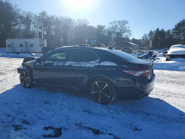 4T1B61HK6JU511155 2018 TOYOTA CAMRY - Image 2