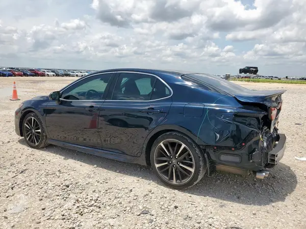 4T1B61HK6JU511592 2018 TOYOTA CAMRY - Image 2