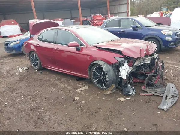4T1B61HK6JU517229 2018 TOYOTA CAMRY - Image 1