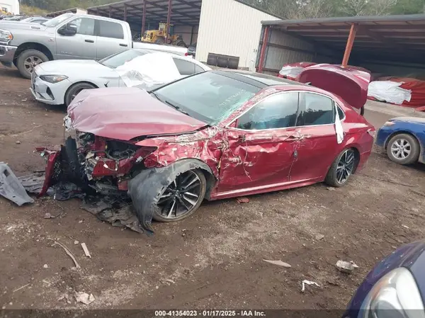 4T1B61HK6JU517229 2018 TOYOTA CAMRY - Image 2
