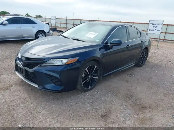 4T1B61HK6JU525380 2018 TOYOTA CAMRY - Image 2