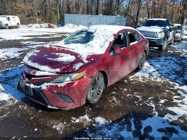 4T1B61HK6JU536671 2018 TOYOTA CAMRY - Image 2