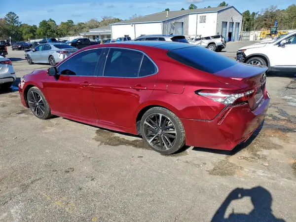 4T1B61HK6JU540428 2018 TOYOTA CAMRY - Image 2