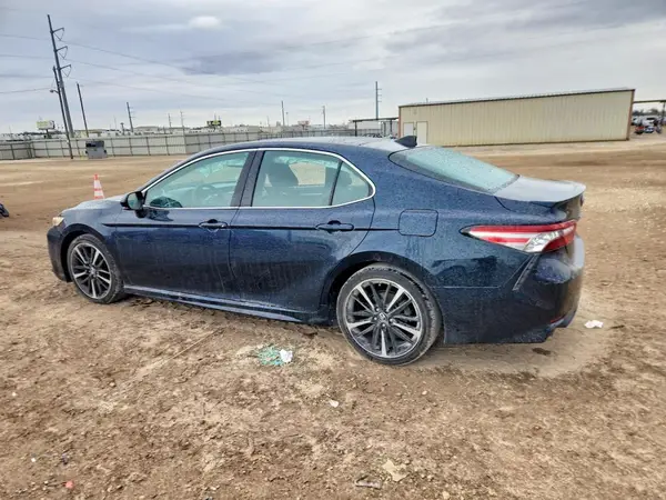 4T1B61HK6JU580542 2018 TOYOTA CAMRY - Image 2