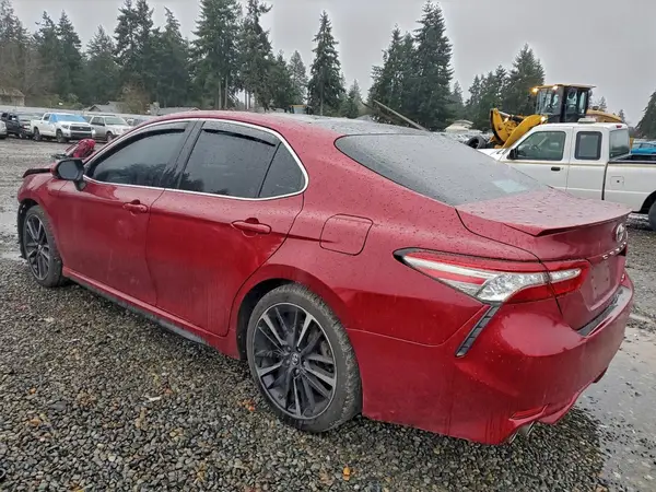 4T1B61HK6JU581822 2018 TOYOTA CAMRY - Image 2