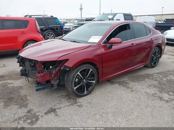 4T1B61HK6JU584431 2018 TOYOTA CAMRY - Image 2