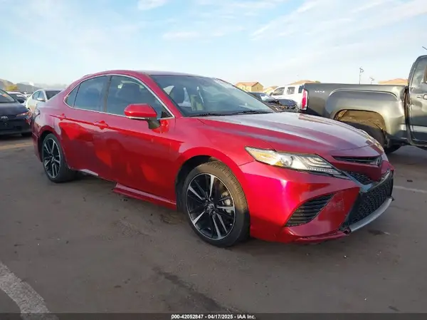 4T1B61HK6JU611904 2018 TOYOTA CAMRY - Image 1
