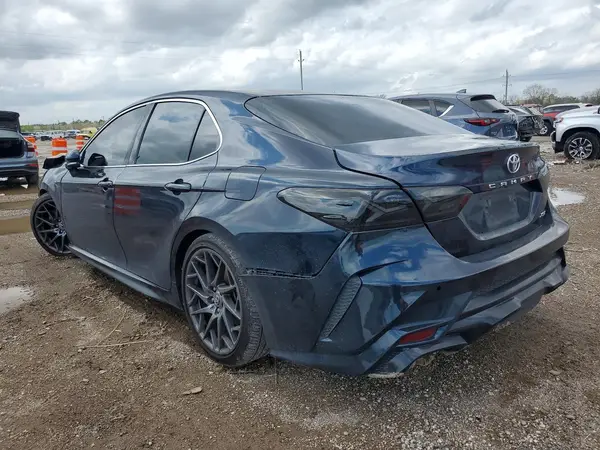 4T1B61HK6JU631487 2018 TOYOTA CAMRY - Image 2