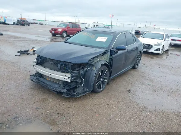 4T1B61HK6JU646863 2018 TOYOTA CAMRY - Image 2