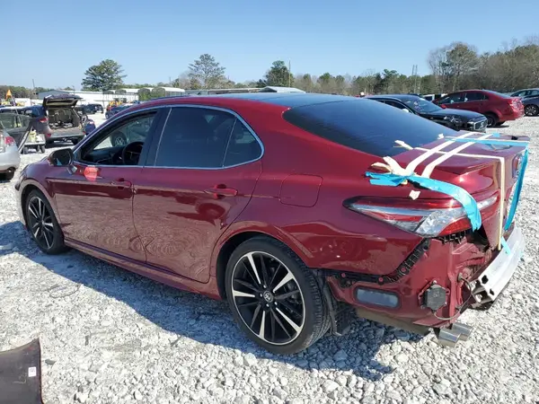 4T1B61HK6JU652176 2018 TOYOTA CAMRY - Image 2