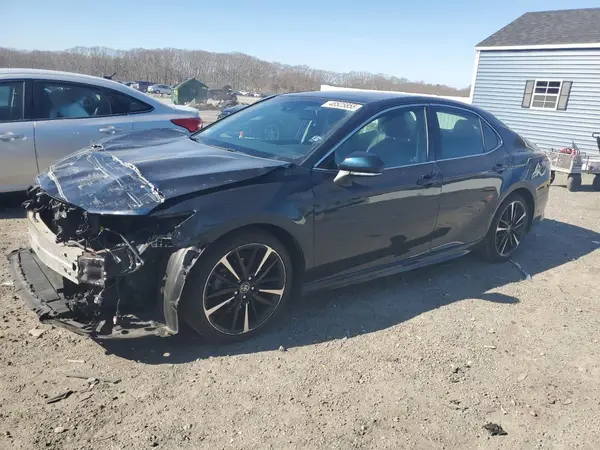 4T1B61HK6JU668782 2018 TOYOTA CAMRY - Image 1