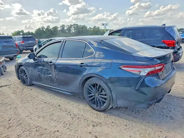 4T1B61HK6JU669897 2018 TOYOTA CAMRY - Image 2