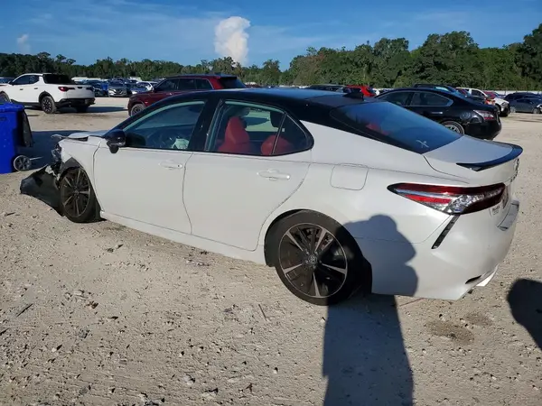 4T1B61HK6KU159762 2019 TOYOTA CAMRY - Image 2