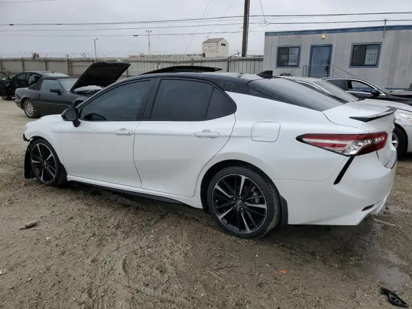 4T1B61HK6KU259232 2019 TOYOTA CAMRY - Image 2