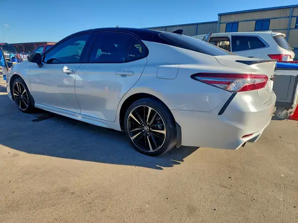 4T1B61HK6KU265967 2019 TOYOTA CAMRY - Image 2