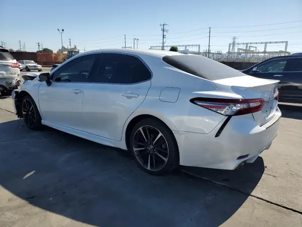 4T1B61HK6KU724303 2019 TOYOTA CAMRY - Image 2