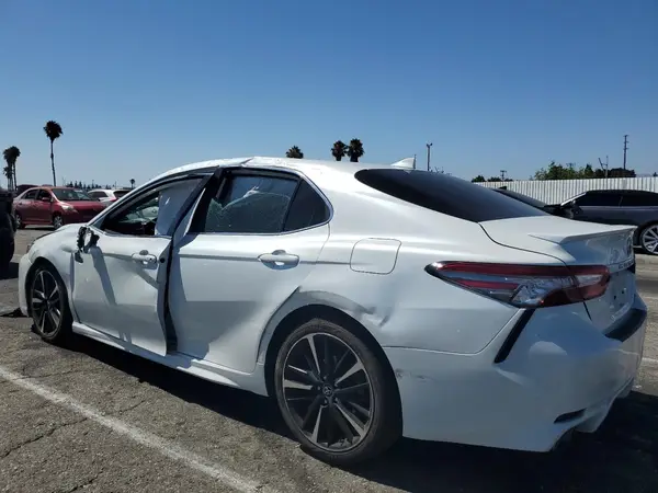 4T1B61HK6KU765370 2019 TOYOTA CAMRY - Image 2