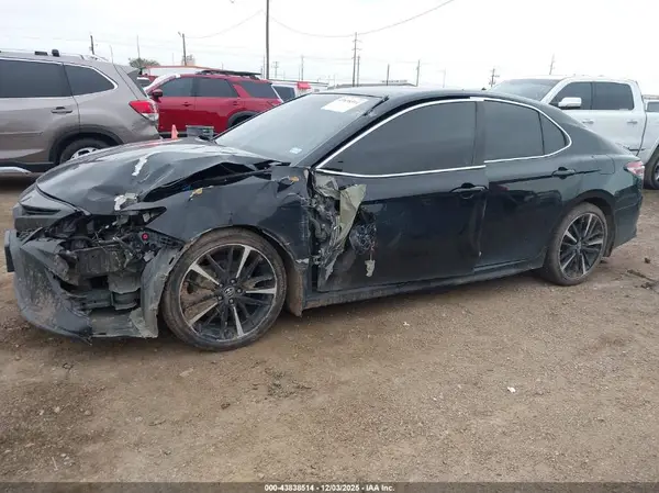 4T1B61HK6KU810694 2019 TOYOTA CAMRY - Image 2
