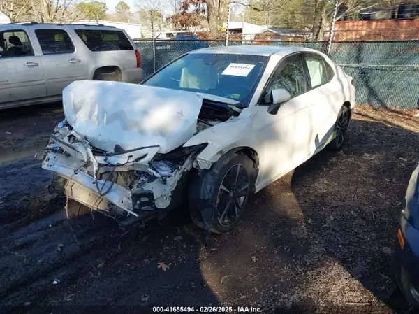 4T1B61HK7JU002076 2018 TOYOTA CAMRY - Image 2