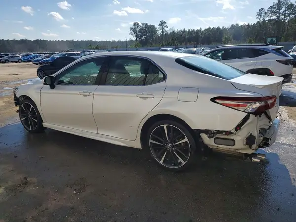 4T1B61HK7JU016608 2018 TOYOTA CAMRY - Image 2