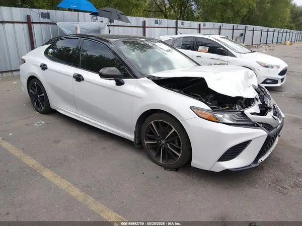 4T1B61HK7JU019122 2018 TOYOTA CAMRY - Image 1