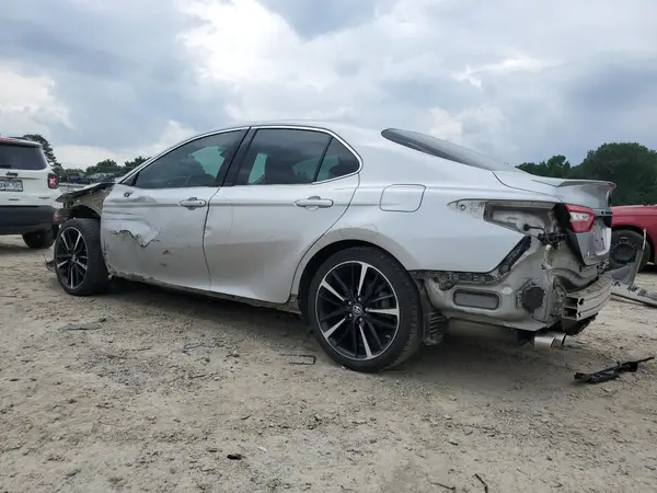 4T1B61HK7JU023915 2018 TOYOTA CAMRY - Image 2
