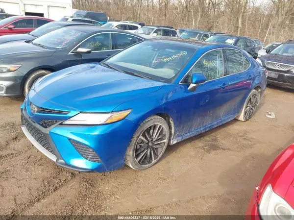 4T1B61HK7JU025079 2018 TOYOTA CAMRY - Image 2