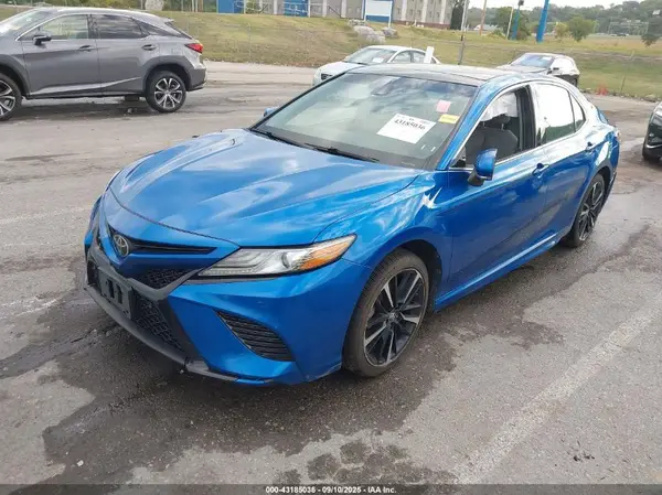 4T1B61HK7JU038088 2018 TOYOTA CAMRY - Image 2