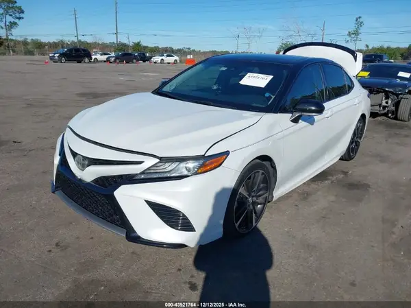 4T1B61HK7JU039709 2018 TOYOTA CAMRY - Image 2