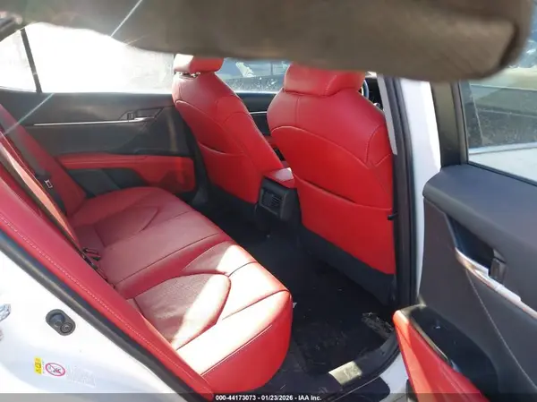 4T1B61HK7JU056039 2018 TOYOTA CAMRY - Image 8