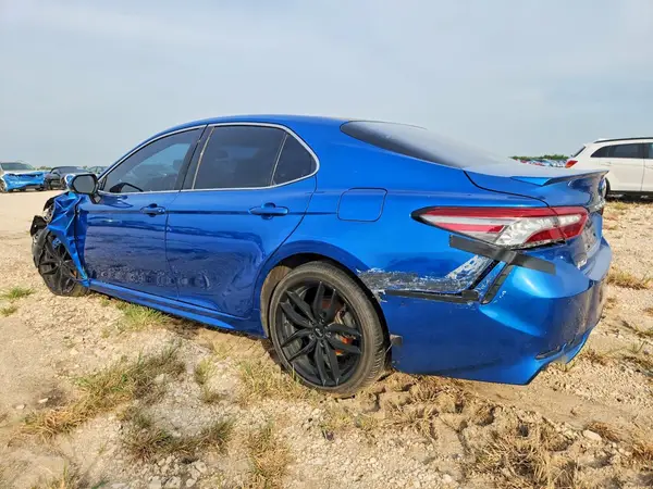 4T1B61HK7JU058549 2018 TOYOTA CAMRY - Image 2