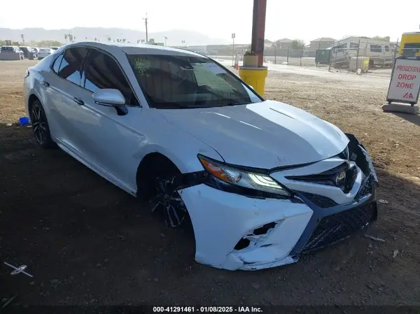 4T1B61HK7JU061161 2018 TOYOTA CAMRY - Image 1