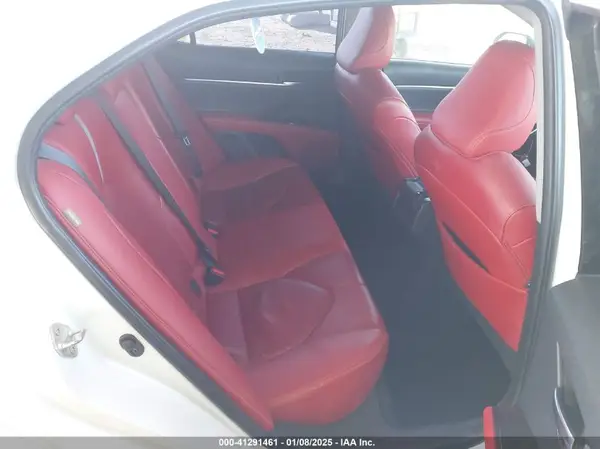 4T1B61HK7JU061161 2018 TOYOTA CAMRY - Image 8