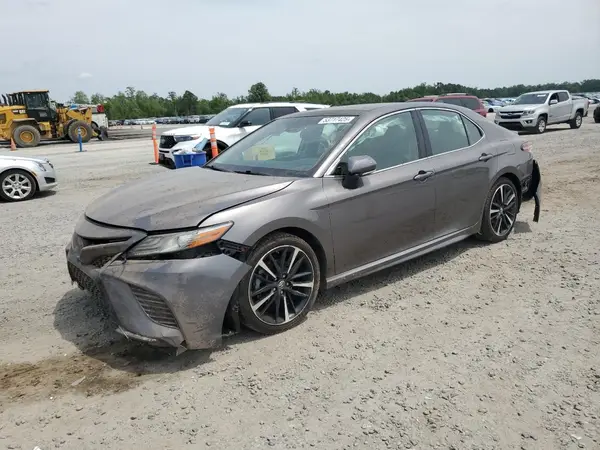 4T1B61HK7JU084049 2018 TOYOTA CAMRY - Image 1