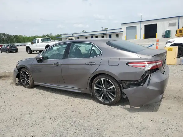 4T1B61HK7JU084049 2018 TOYOTA CAMRY - Image 2