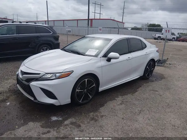 4T1B61HK7JU089445 2018 TOYOTA CAMRY - Image 2