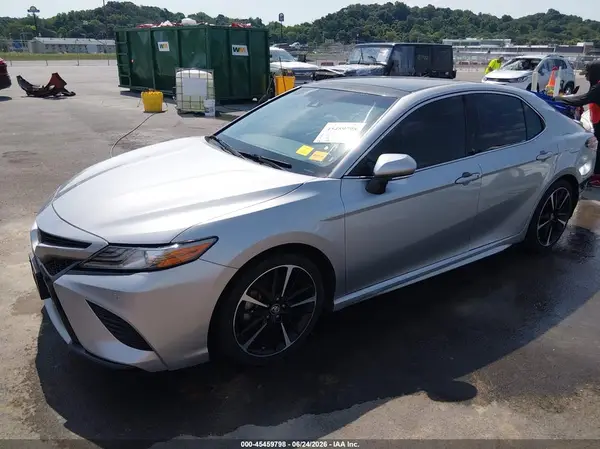 4T1B61HK7JU090904 2018 TOYOTA CAMRY - Image 2