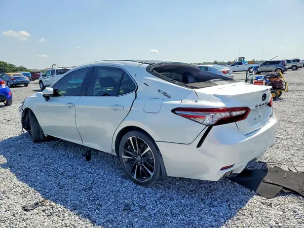 4T1B61HK7JU092779 2018 TOYOTA CAMRY - Image 2