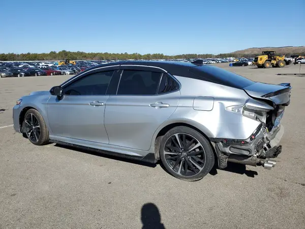 4T1B61HK7JU099103 2018 TOYOTA CAMRY - Image 2